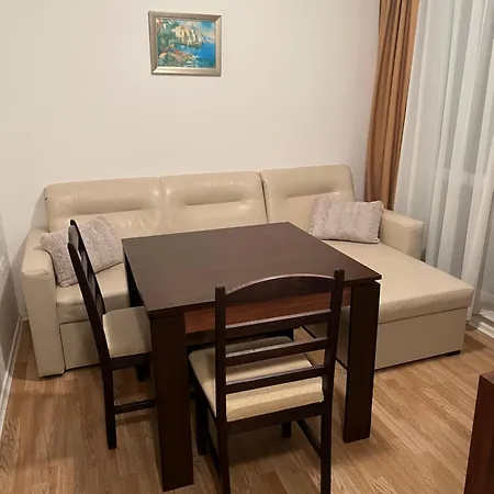 Romance Marine 2 Bedroom Private Apartament